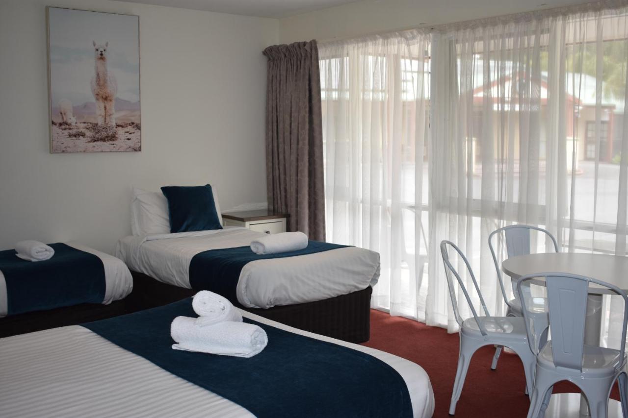 Sanctuary House Resort Motel Хилсвилл Экстерьер фото