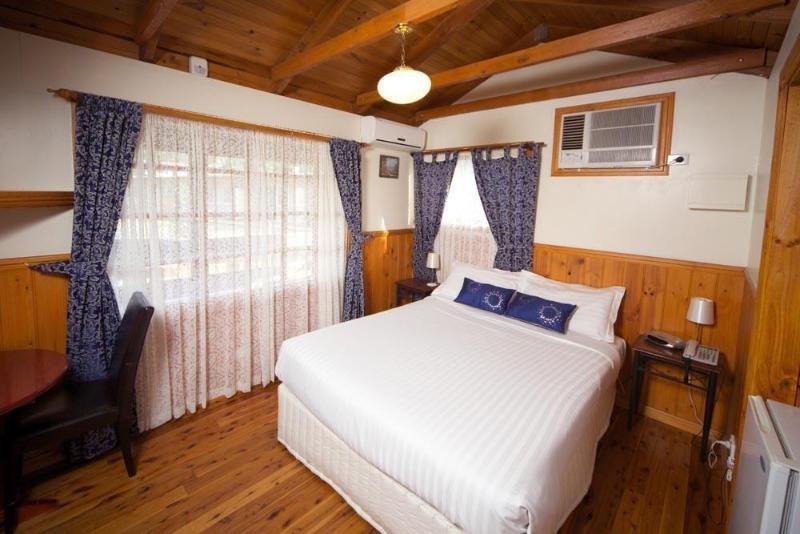 Sanctuary House Resort Motel Хилсвилл Экстерьер фото