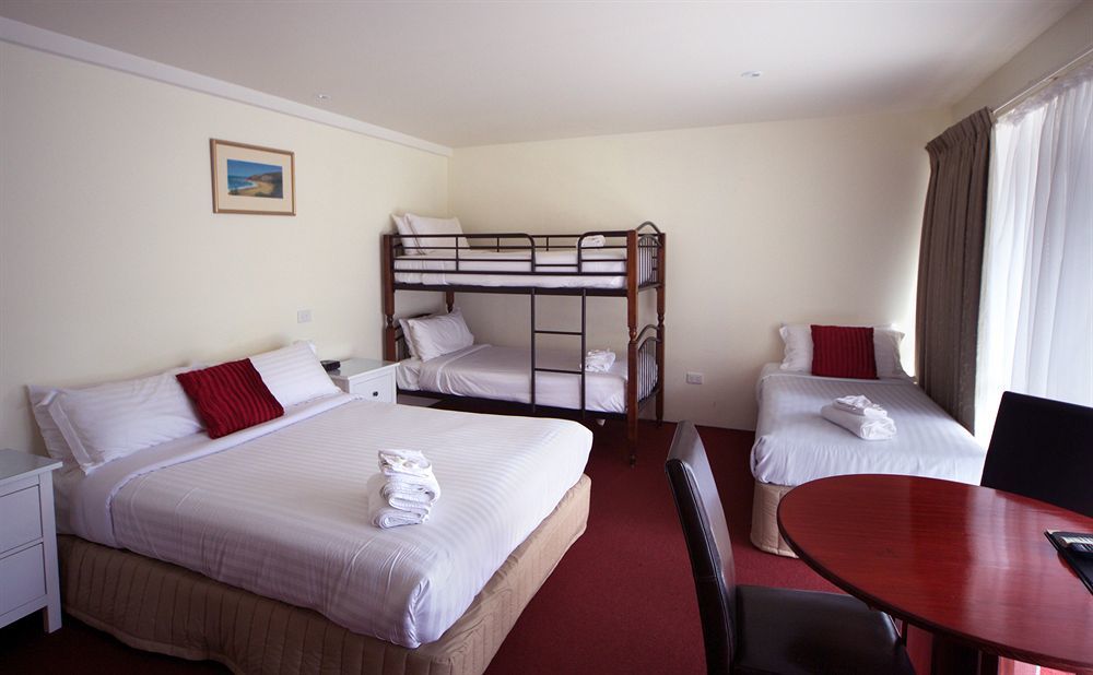 Sanctuary House Resort Motel Хилсвилл Экстерьер фото